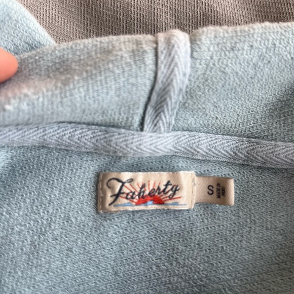 Faherty Soleil Hoodie In Navy Sunburst
Design size small - Picture 5 of 5